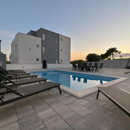Crowonder Complex M&m Sky View With Swimming Pool Сasa de vacaciones