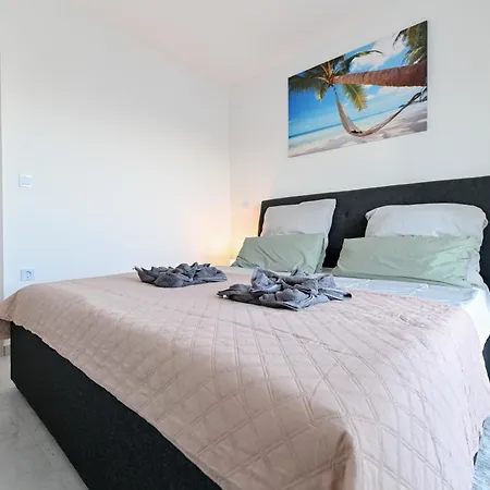 Crowonder Complex M&m Sky View With Swimming Pool Holiday home *