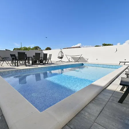 Holiday home Crowonder Complex M&m Sky View With Swimming Pool